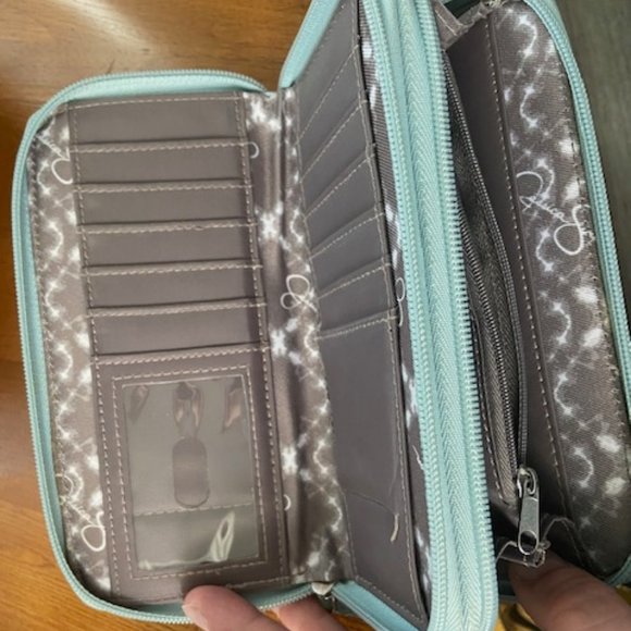 Jessica Simpson bifold zipper wallet - Picture 5 of 12